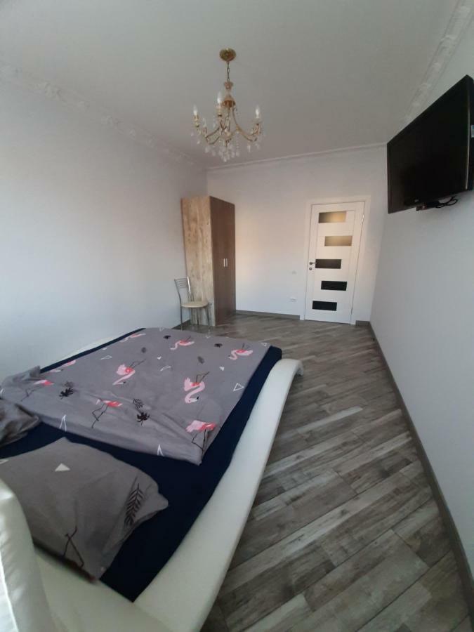 Apartment In Serbska Lviv Ngoại thất bức ảnh